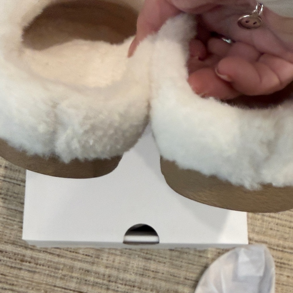Alo Ivory Recovery Slippers Women’s 6 - Picture 7 of 11